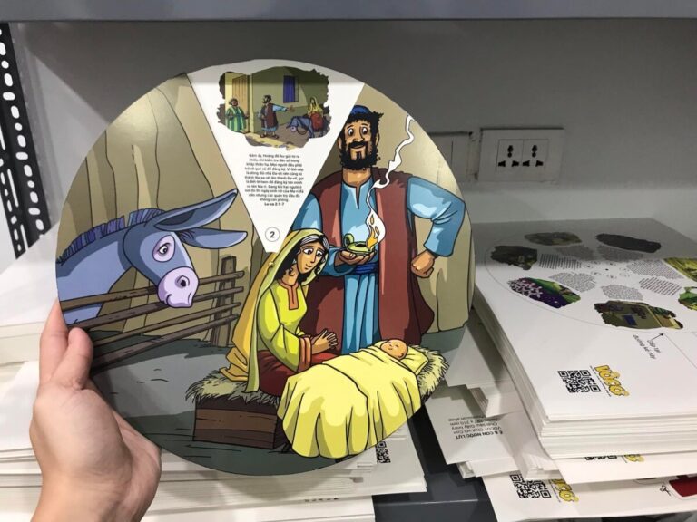 Thị cụ hình xoay Câu chuyện Chúa Giáng sinh