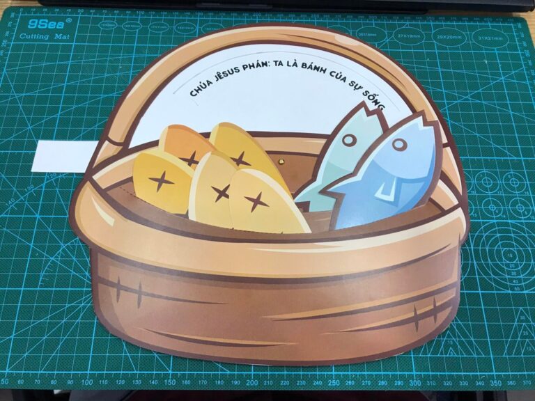 Thị cụ hình xoay Chúa Giê-xu là bánh sự sống